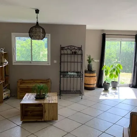 Vakantiehuis Maison Spacieuse Et Calme Pres De La Cite *