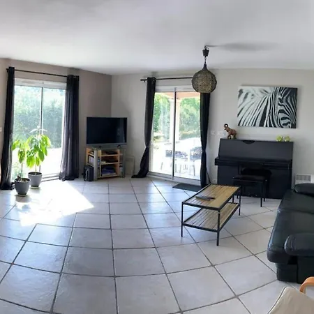Maison Spacieuse Et Calme Pres De La Cite