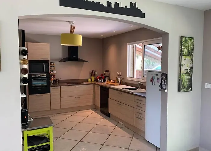 Maison Spacieuse Et Calme Pres De La Cite Casa vacanze *